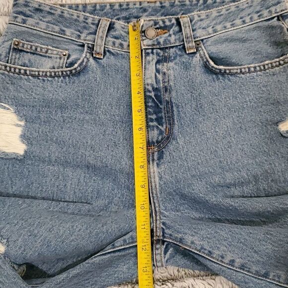 Medium wash hi-rise distressed Carmar jeans size 27 - Picture 7 of 10